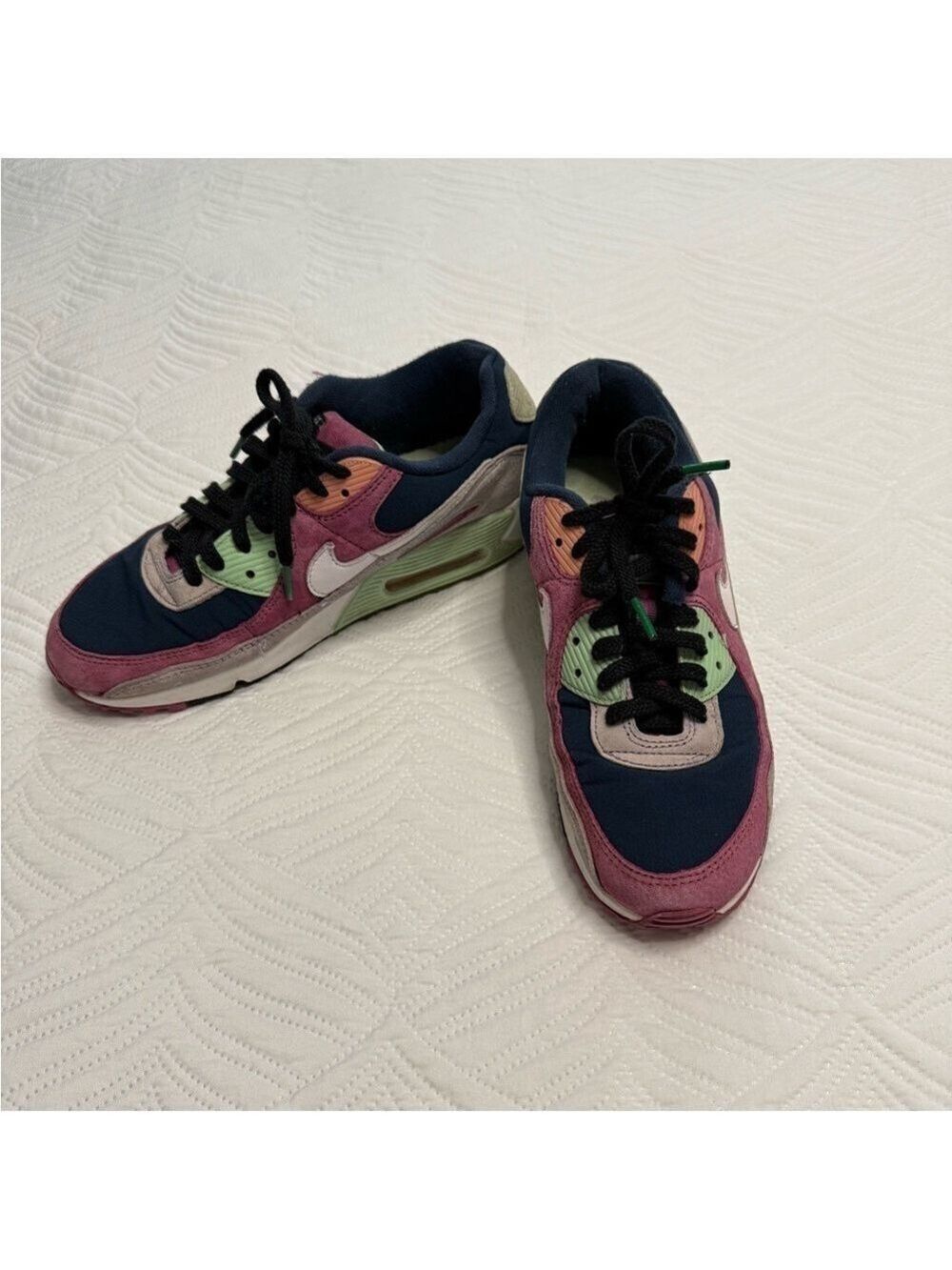 Nike Air Max 90 Women’s Multi-Colored Sneakers. Size 9